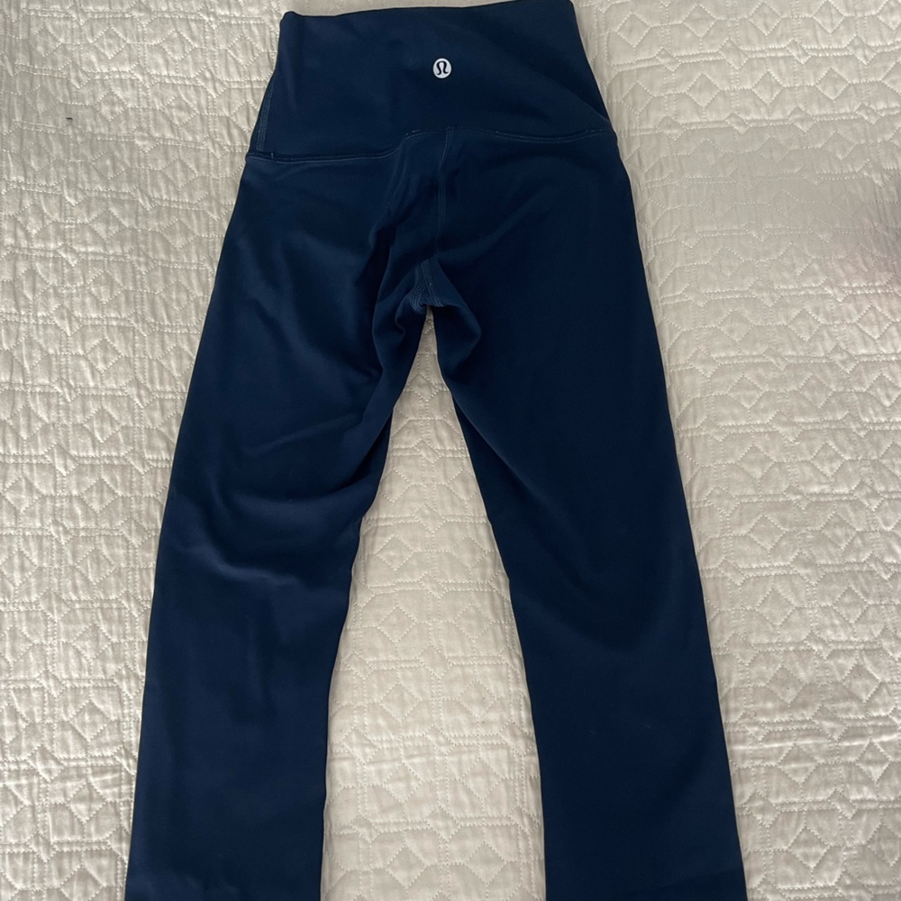 Excellent condition Lululemon leggings navy size 0 length 23”